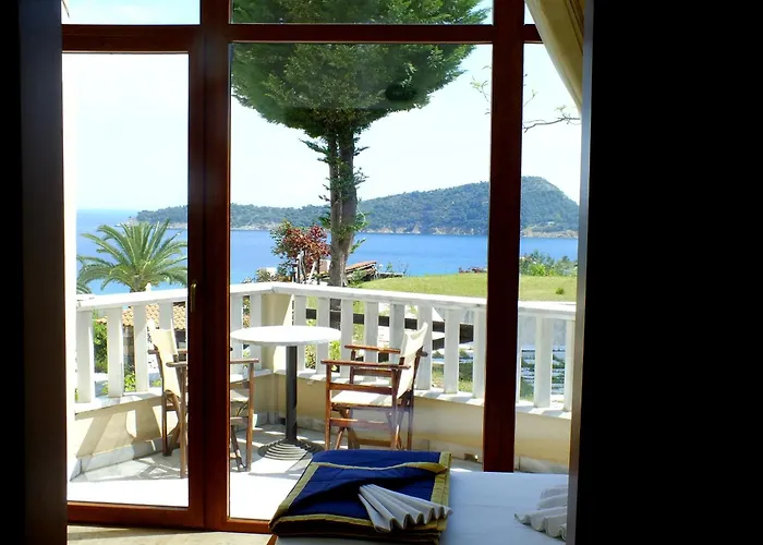 Kinira Beach Hotel