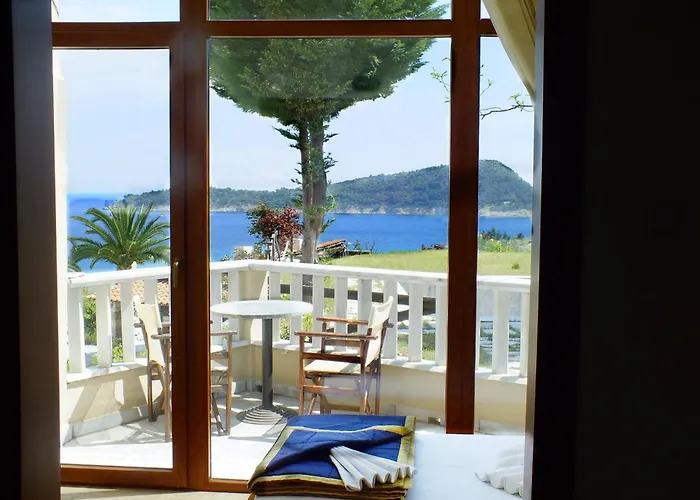 Kinira Beach Hotel